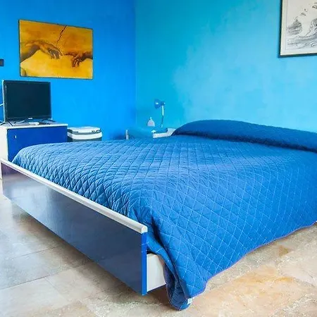 Deakamarina Bed & Breakfast 2*